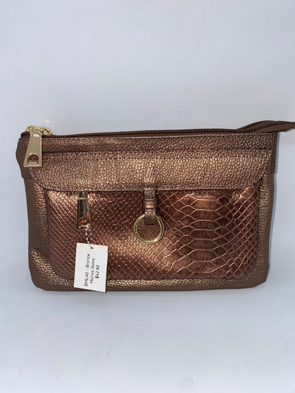 BML40 - Bolsito con arito elegante de cuero Graso marca Quality Leather