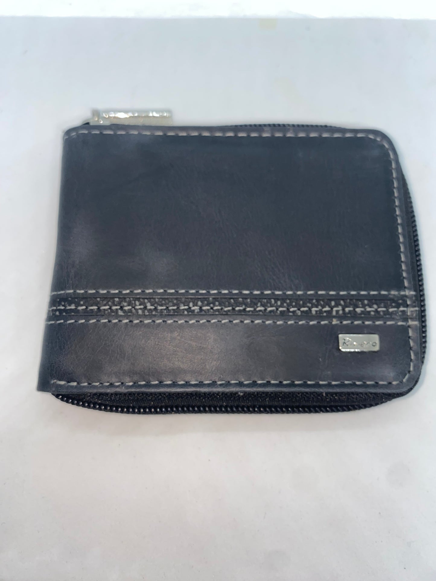 B6278 - Billetera de cuero con zipper marca Riviera