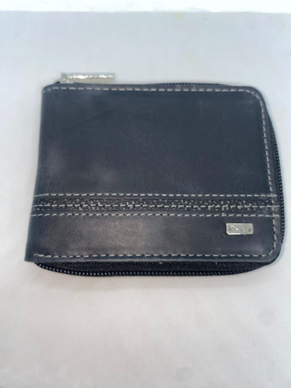 B6278 - Billetera de cuero con zipper marca Riviera