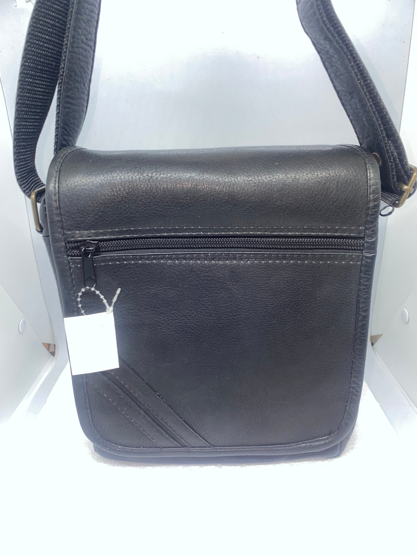 CAS30 - Carriel de cuero Tula marca Quality Leather de alba