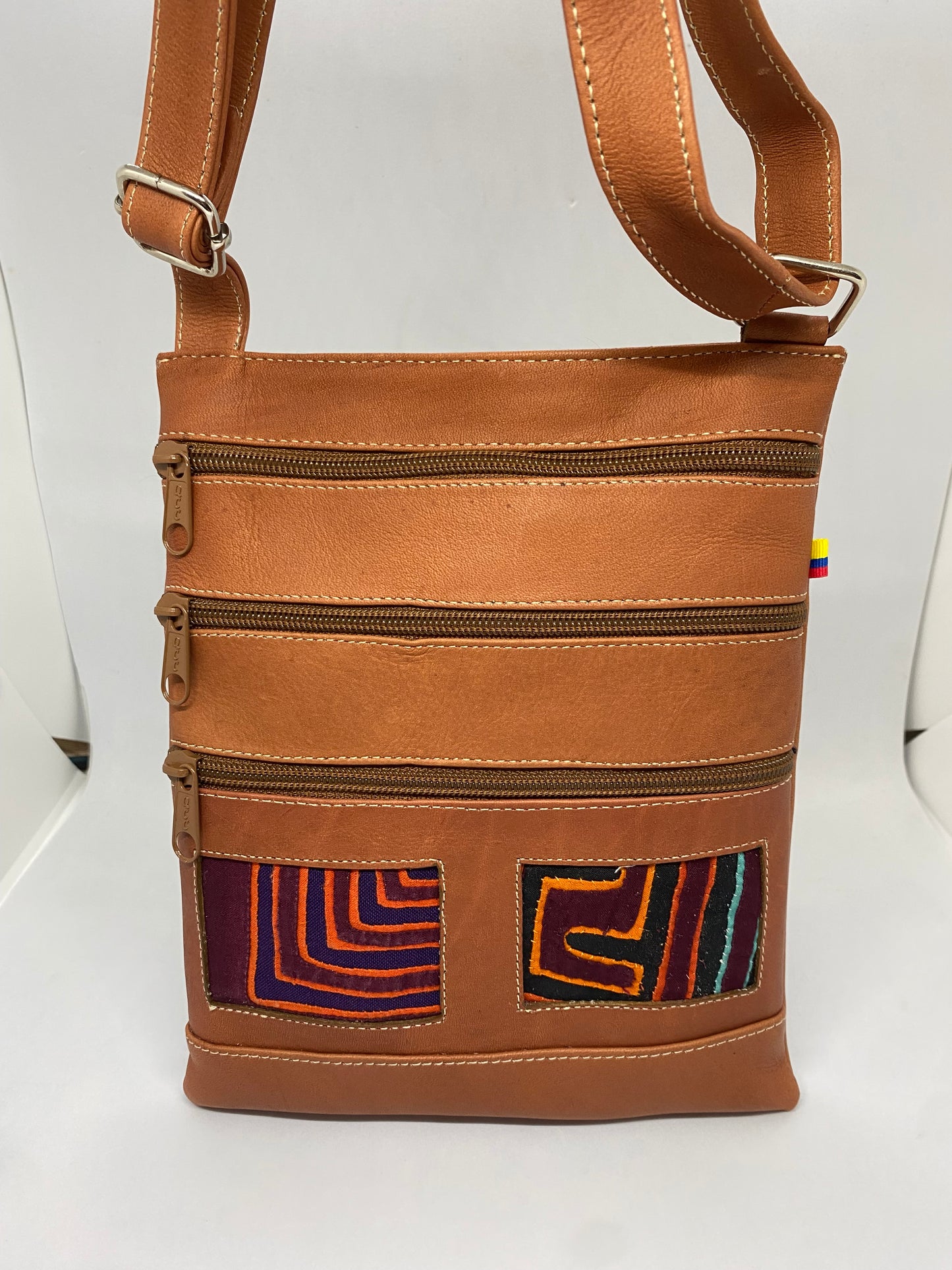 BM40 - Bolso Mola de cuero Tala marca Quality