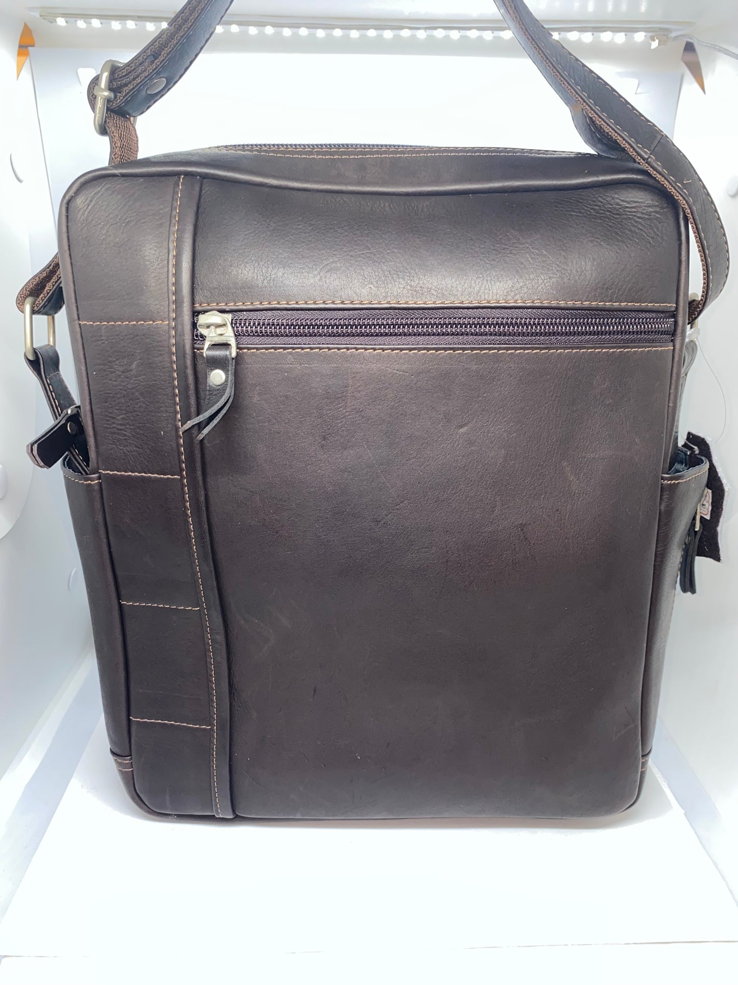 C328 - Carriel de cuero Tula Grande marca Quality Leather