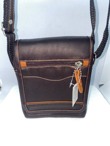 C311 - Carriel de cuero Tula pequeño marca Quality Leather