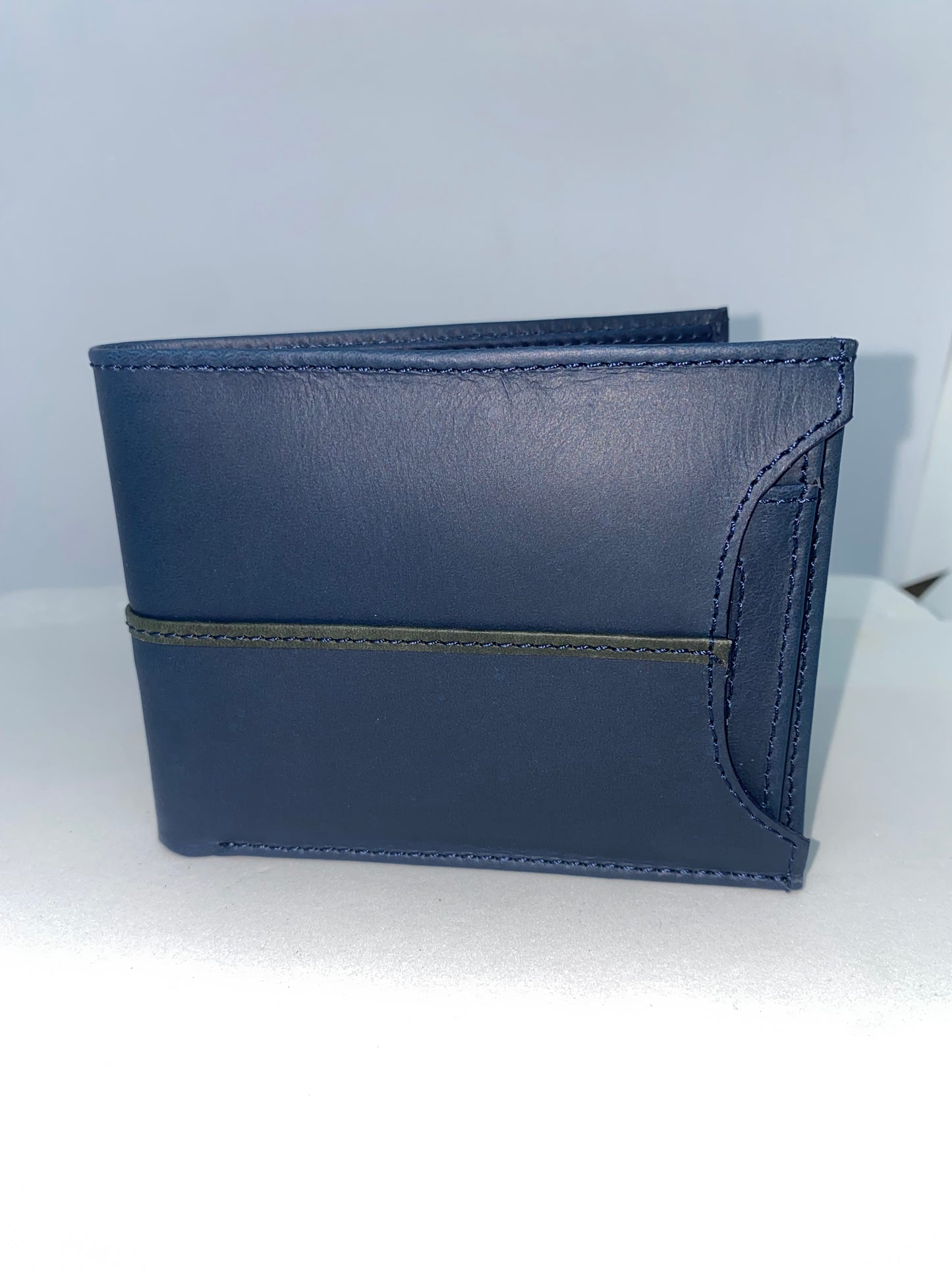 B011 - Billetera de cuero graso marca Quality Leather
