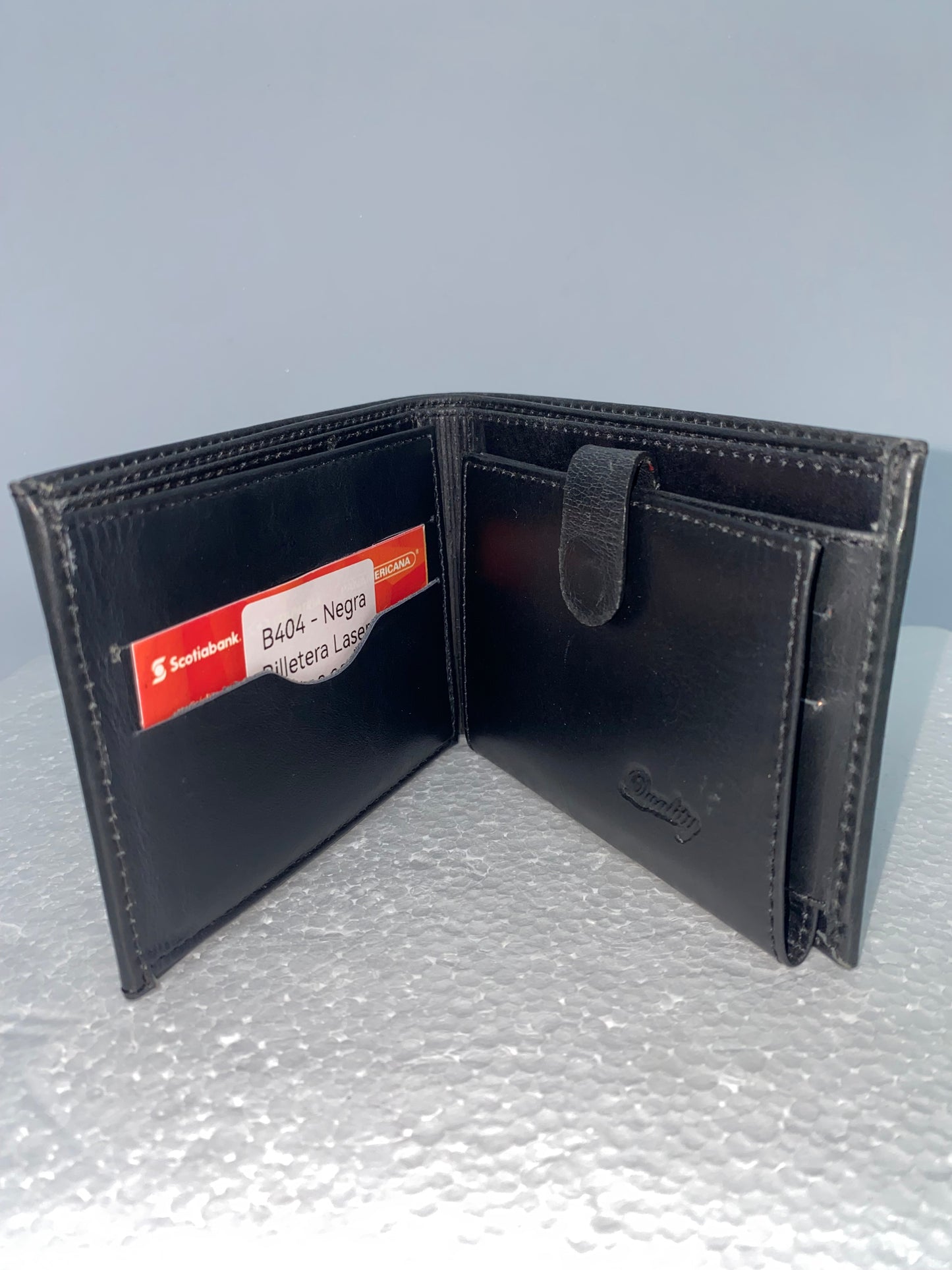 Billetera de cuero liso B404