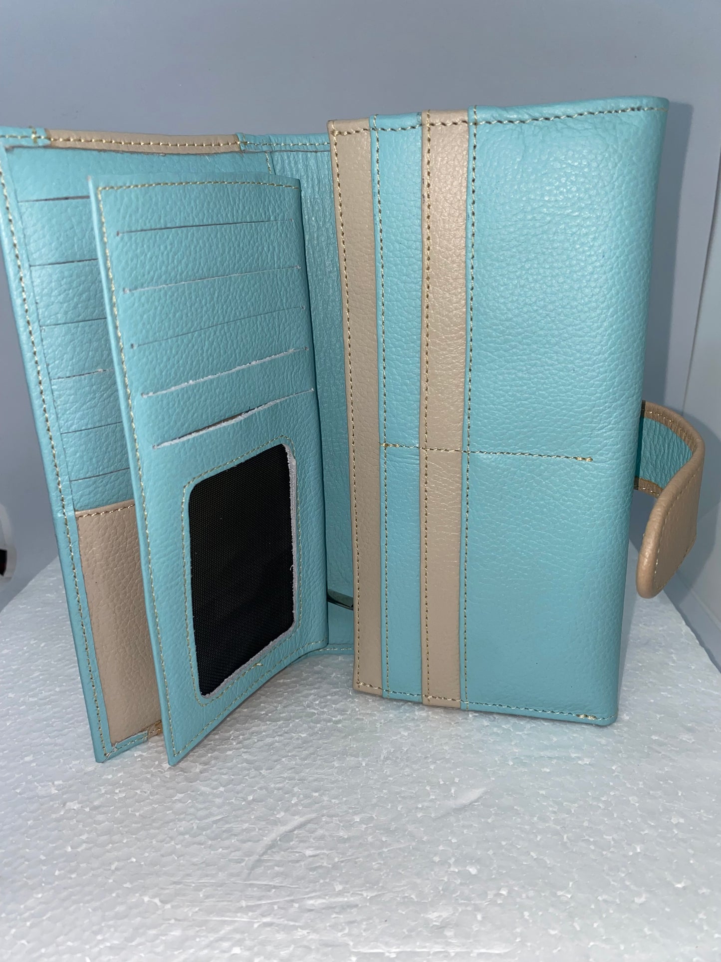 WF50 - Wallet de cuero graso con diseño de mariposa