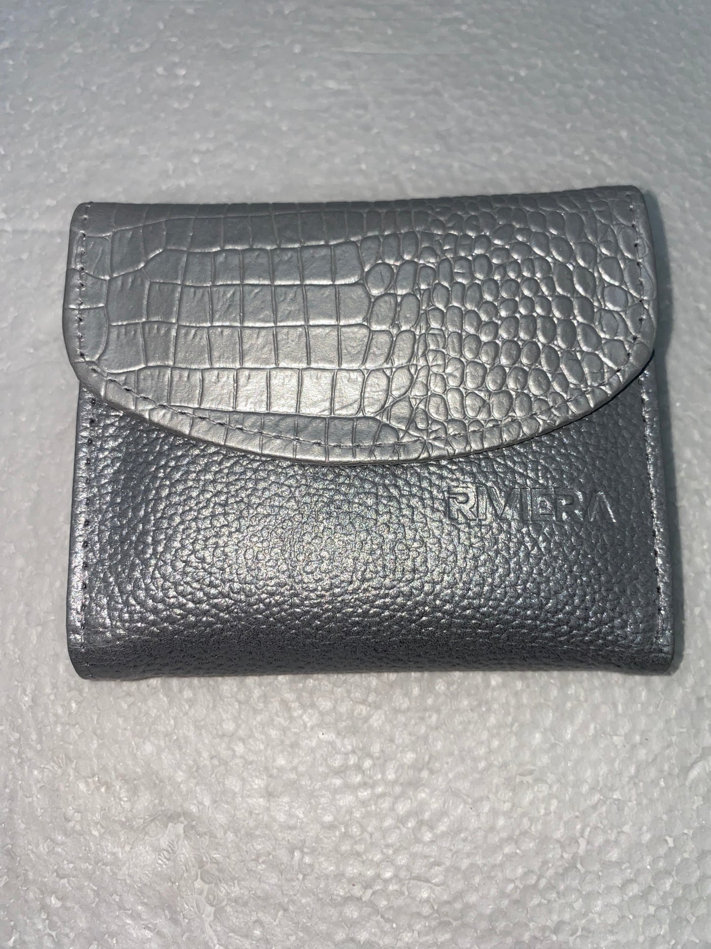 W6965 - Wallet Mini de cuero Graso marca Riviera