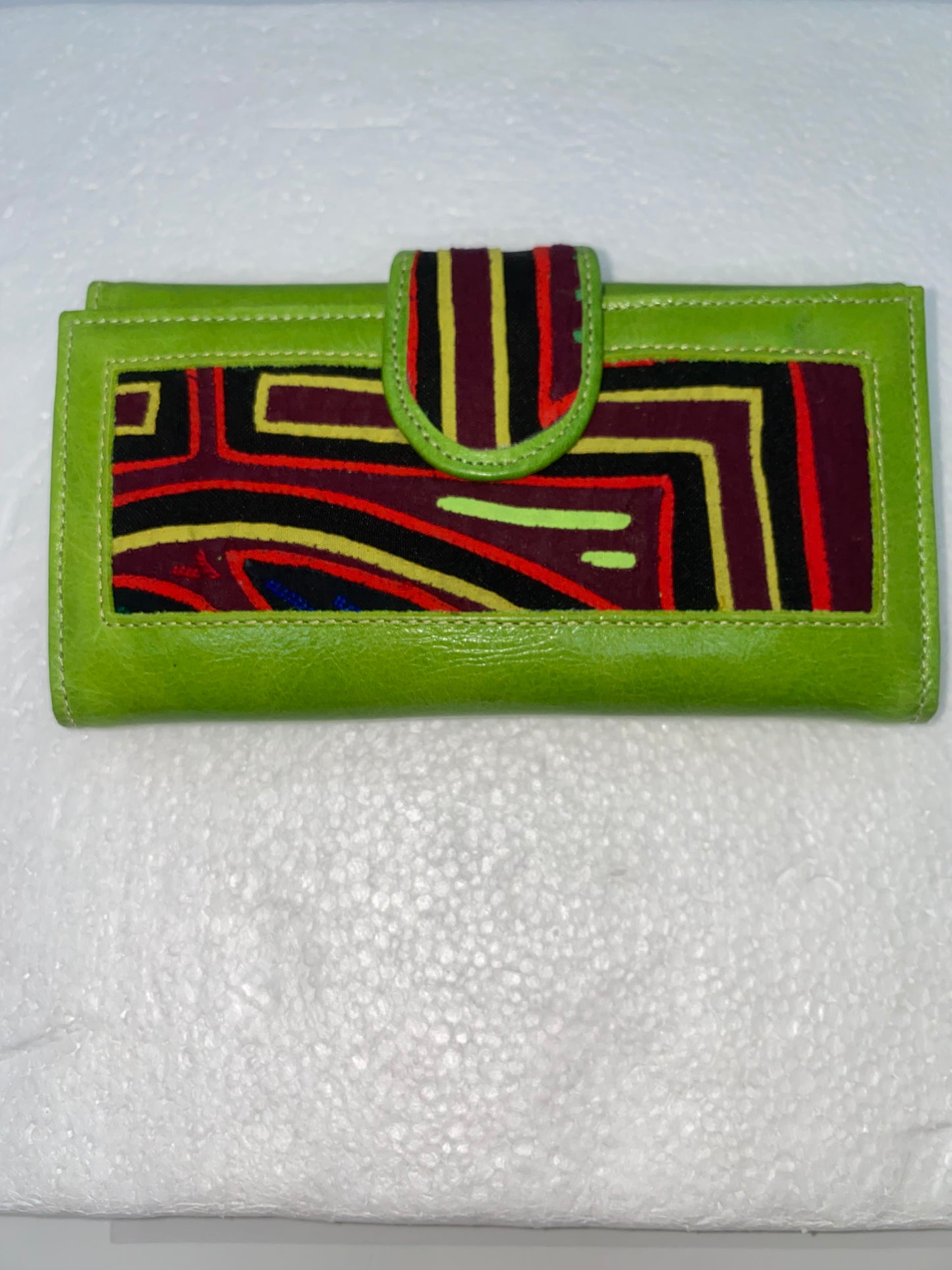 W2009 - Wallet de cuero para dama con mola