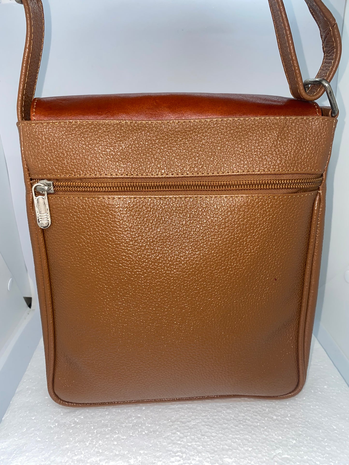 CP45 - Carriel de cuero para dama con diseño marca Quality Leather