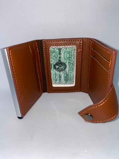 T302 - Tarjetero de cuerina con protección RFI marca Quality Leather