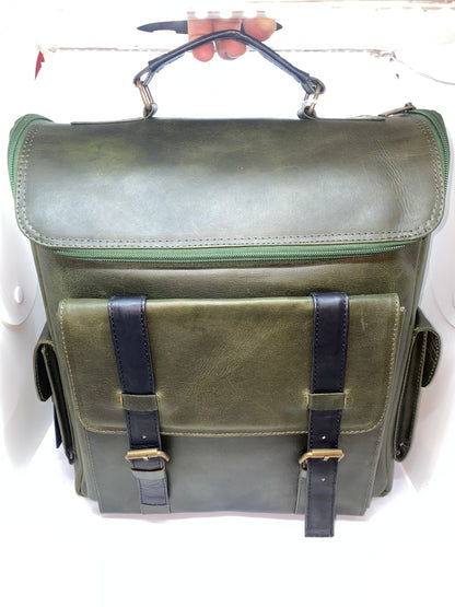 MG120 - Mochila de cuero graso tipo scout