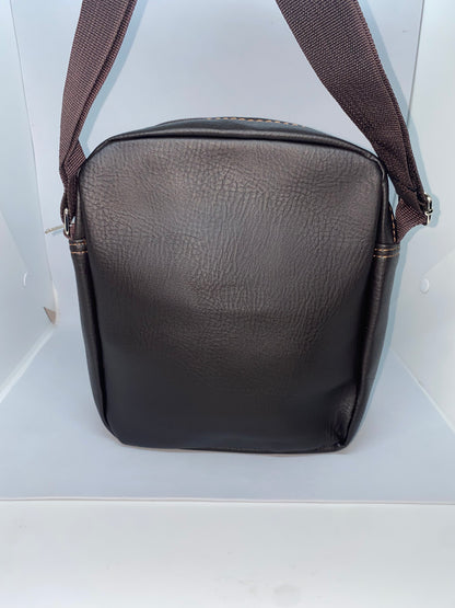 C033 - Carriel mediano sintético de marca Meijieluo