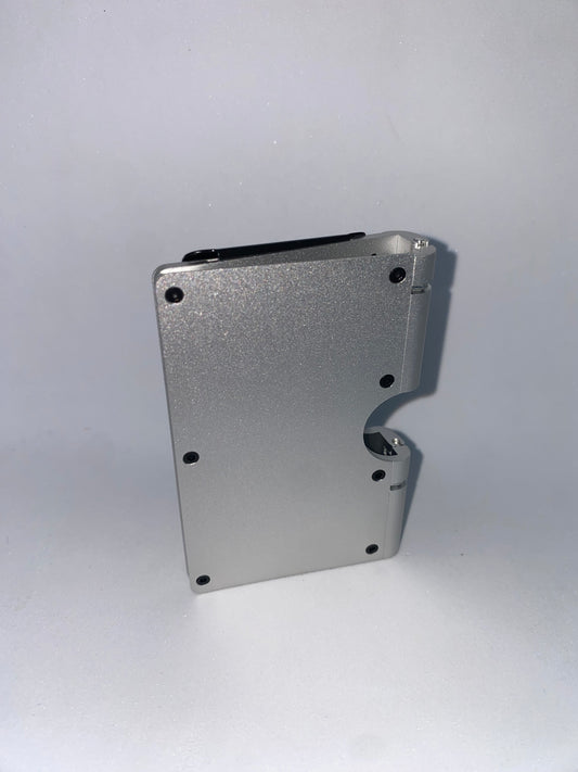 T229 - Tarjetero metalico con protección RFI marca Quality Leather