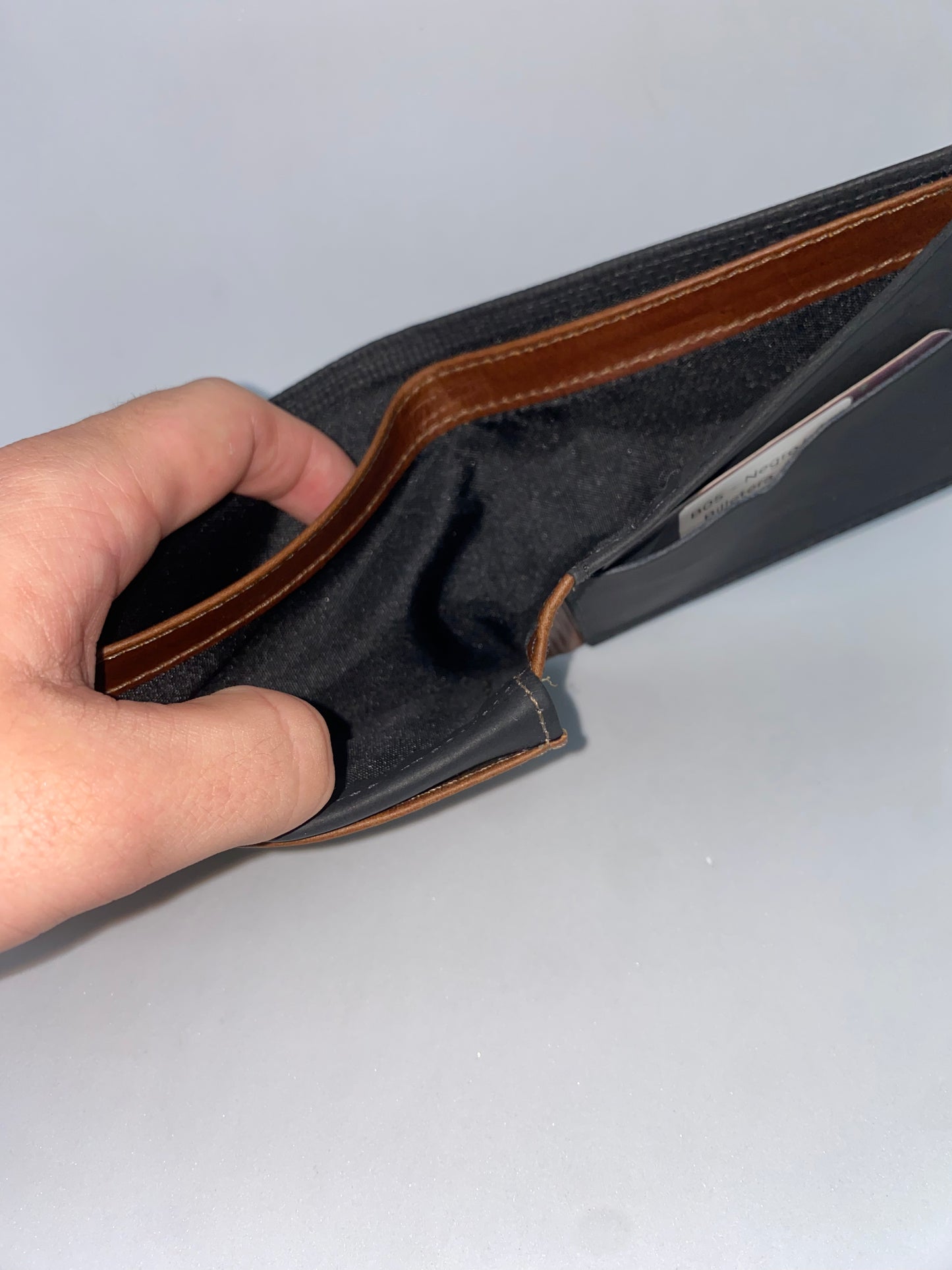 B05 - Billetera de cuero Graso marca Quality Leather