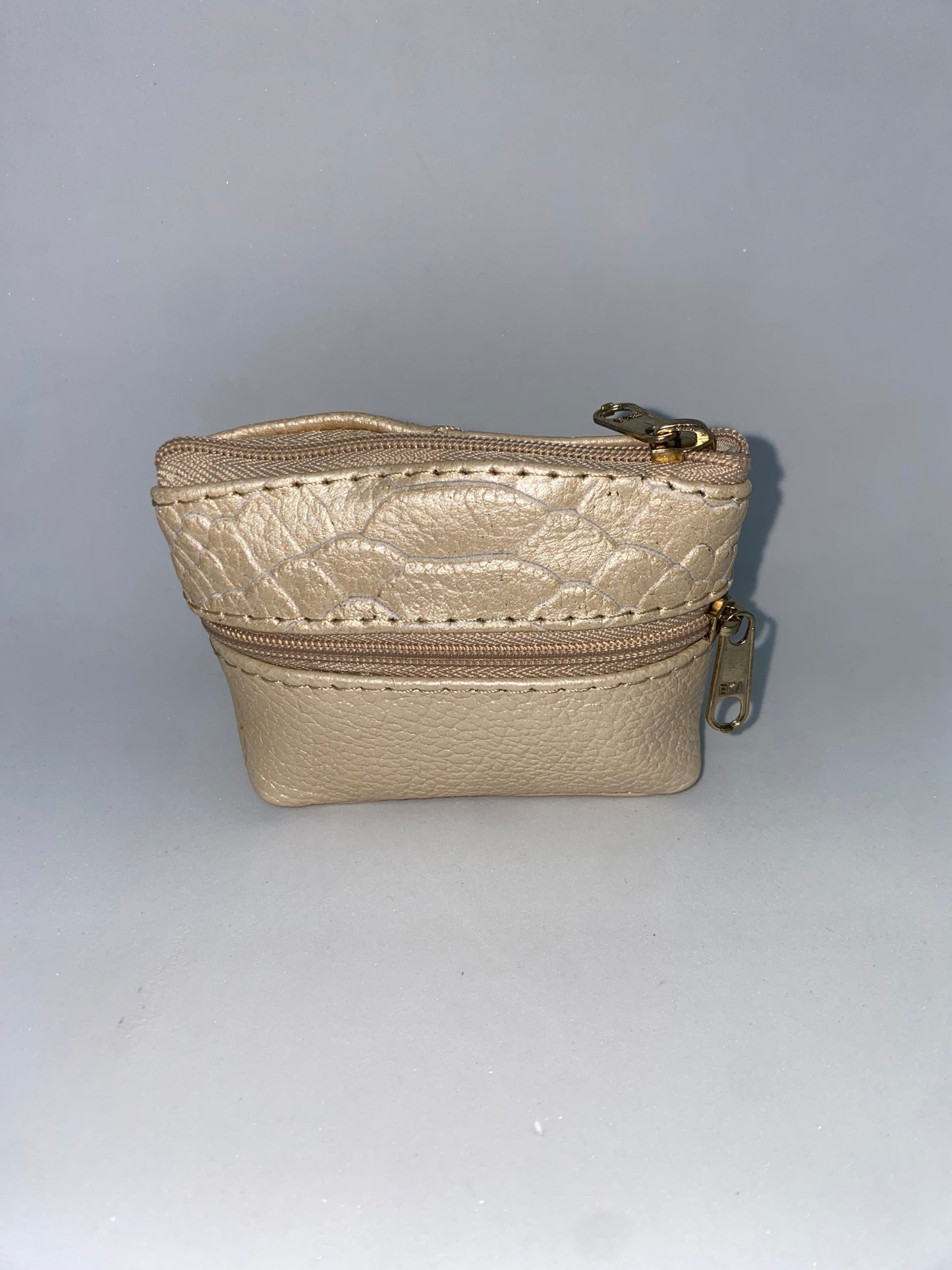 MQ10 - Monedero de cuero liso marca Quality Leather