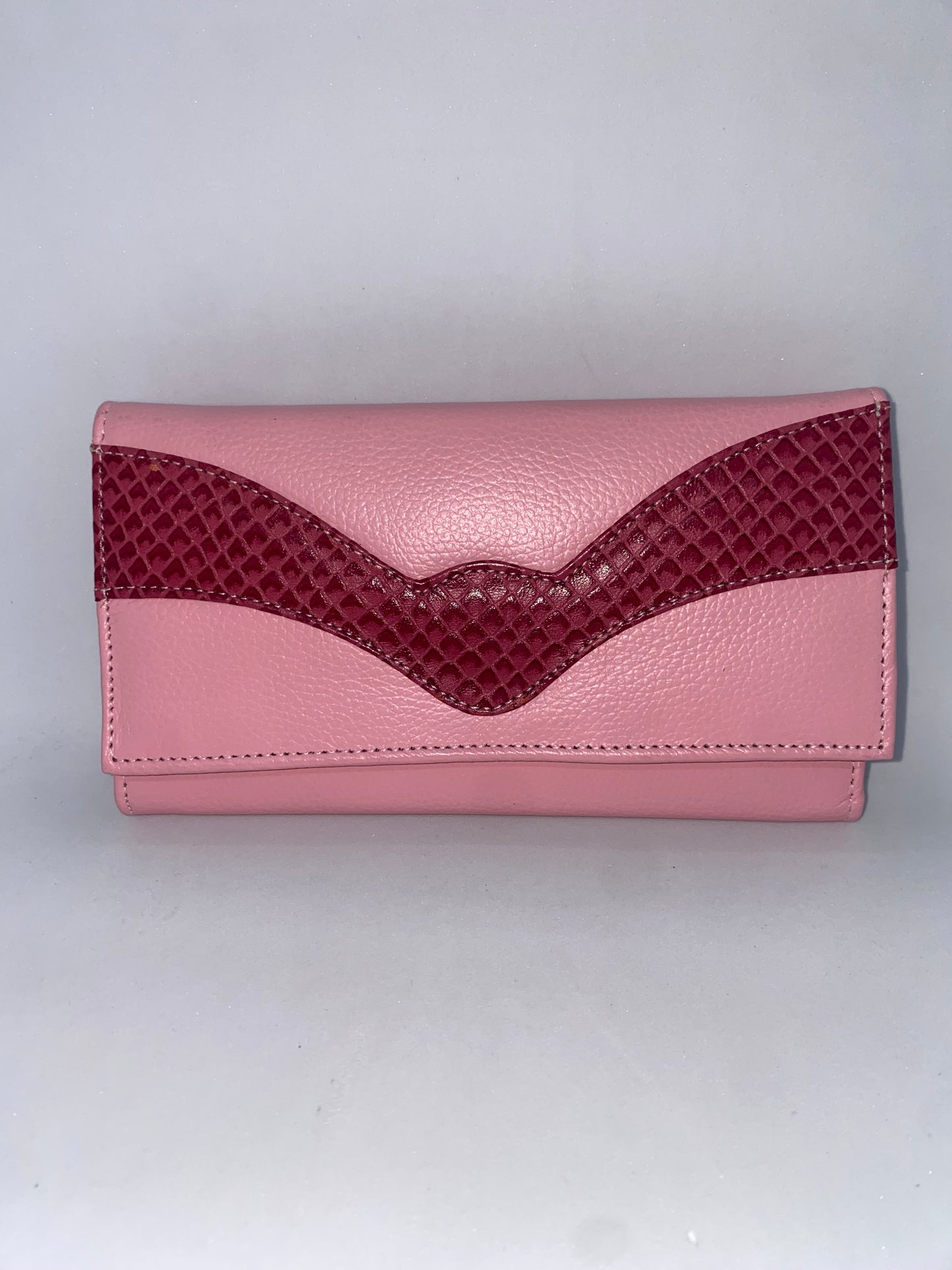 W208 - Wallet de cuero Graso para dama grande marca Quality Leather