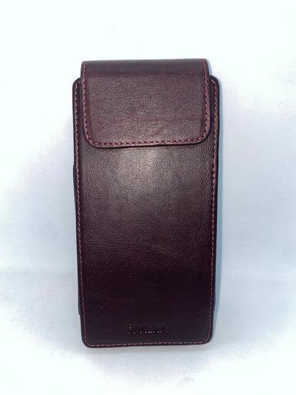 PC25V - Porta celular de cuero marca riviera vertical