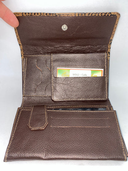 W042 - Wallet de cuero Graso marca Quality Leather