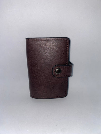 T221 - Tarjetero de cuerina con protección RFI
