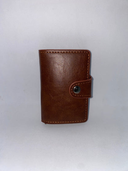 T221 - Tarjetero de cuerina con protección RFI