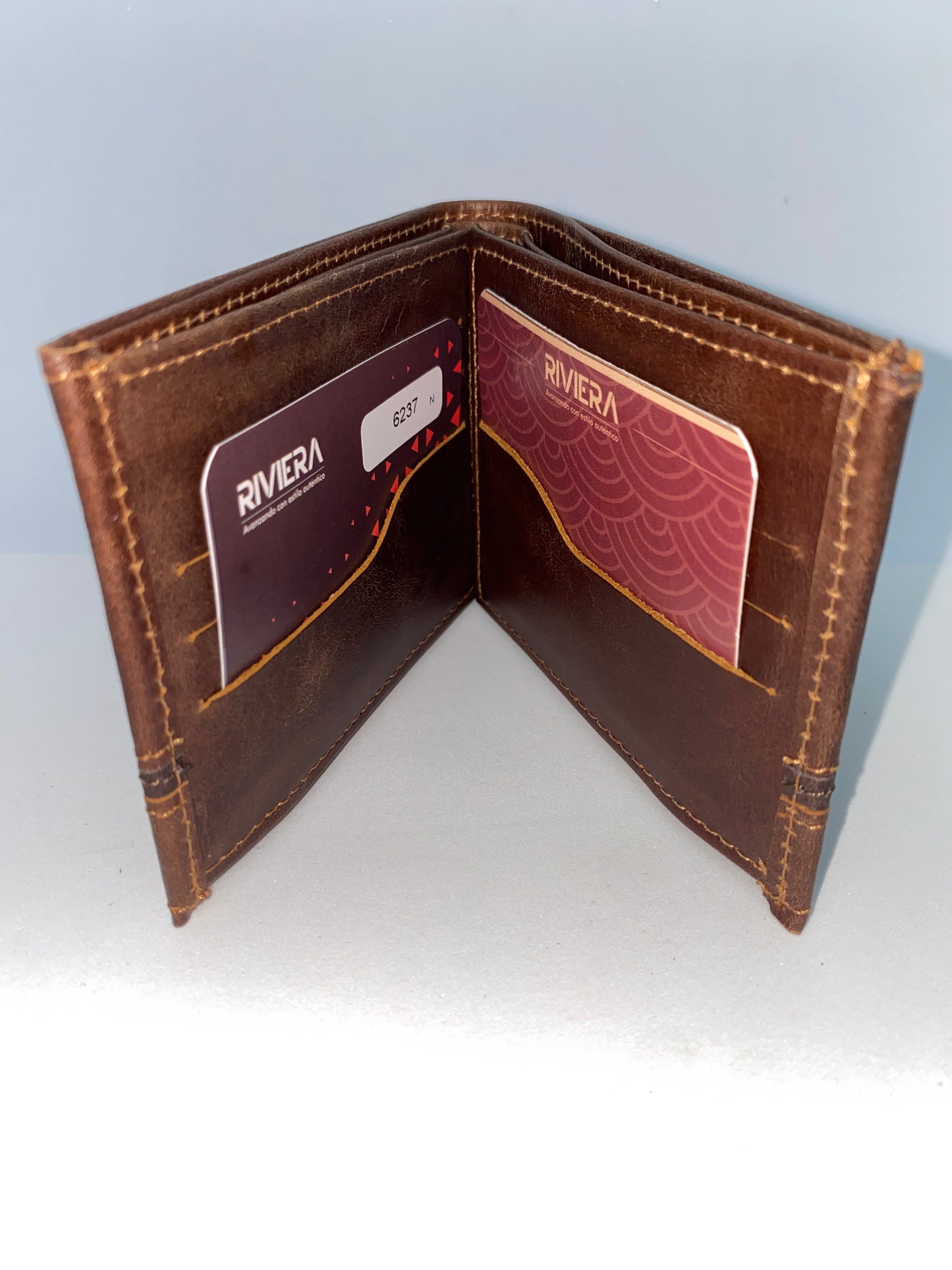 B6237 - Billetera de cuero Genuino marca Riviera