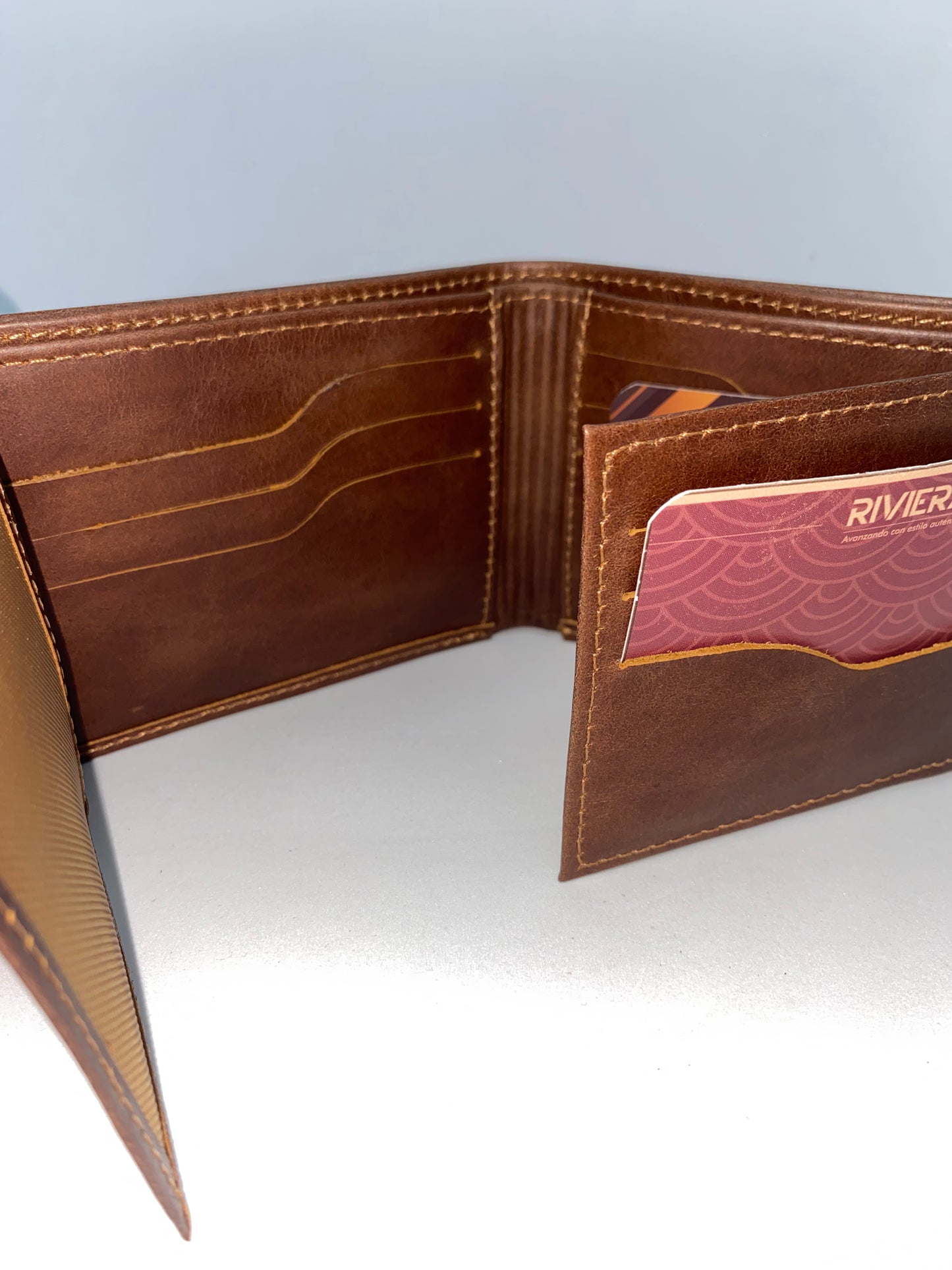 B6237 - Billetera de cuero Genuino marca Riviera