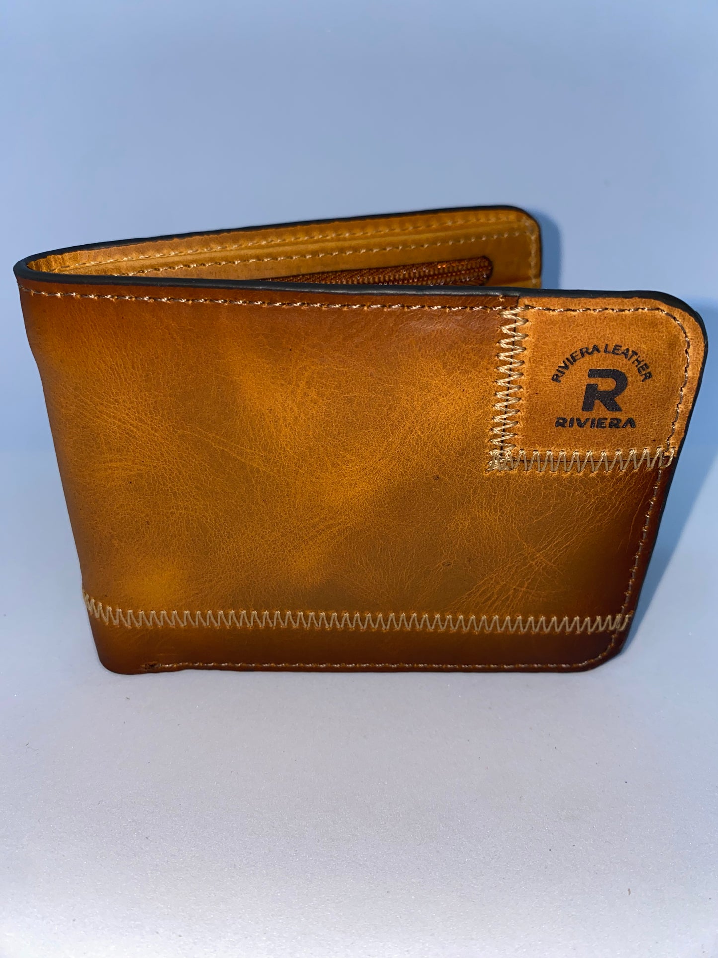 B6431 - Billetera de cuero con protección RFI marca Riviera