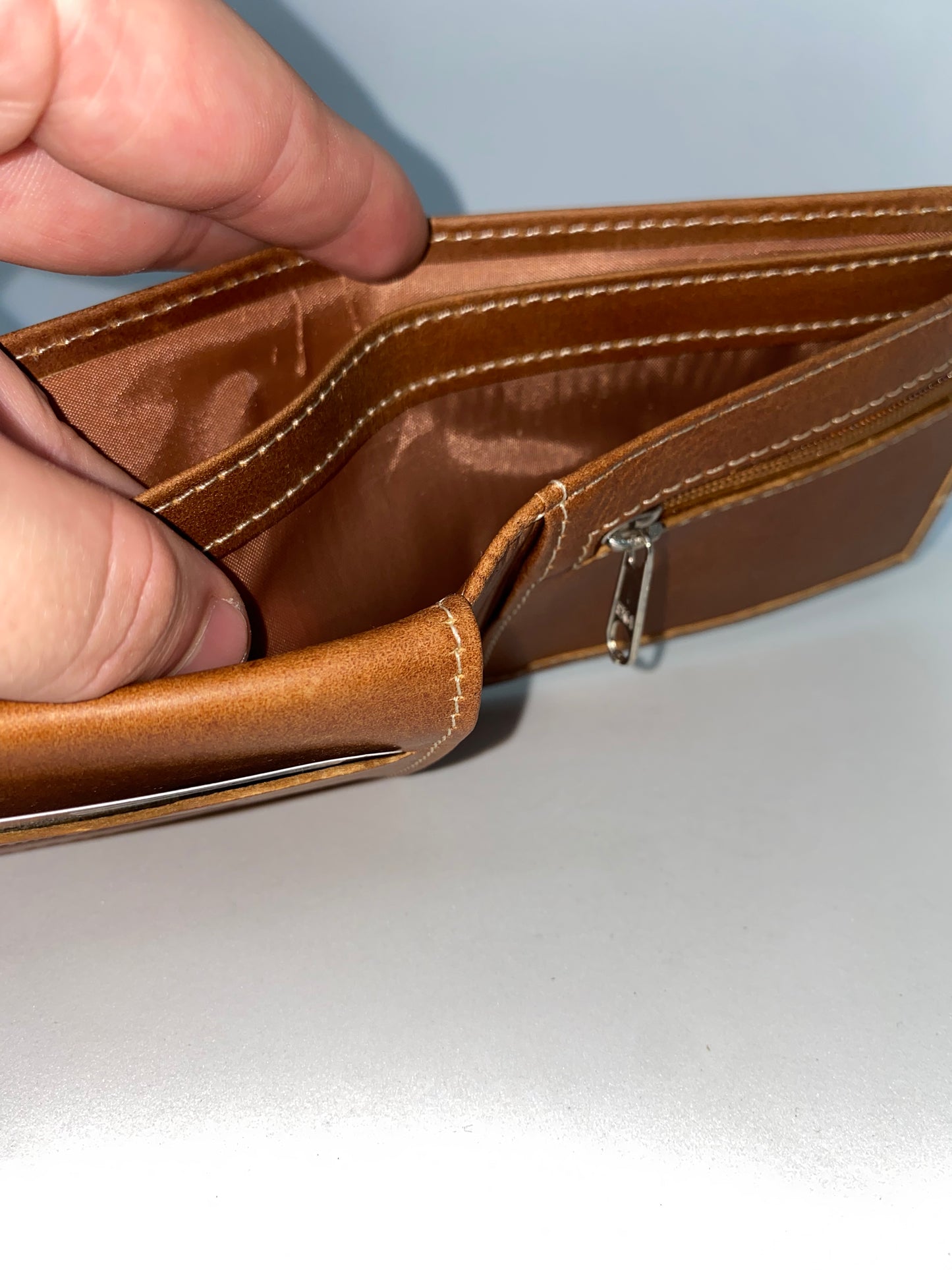 BG305D - Billetera de cuero Genuino con zipper marca Gabino