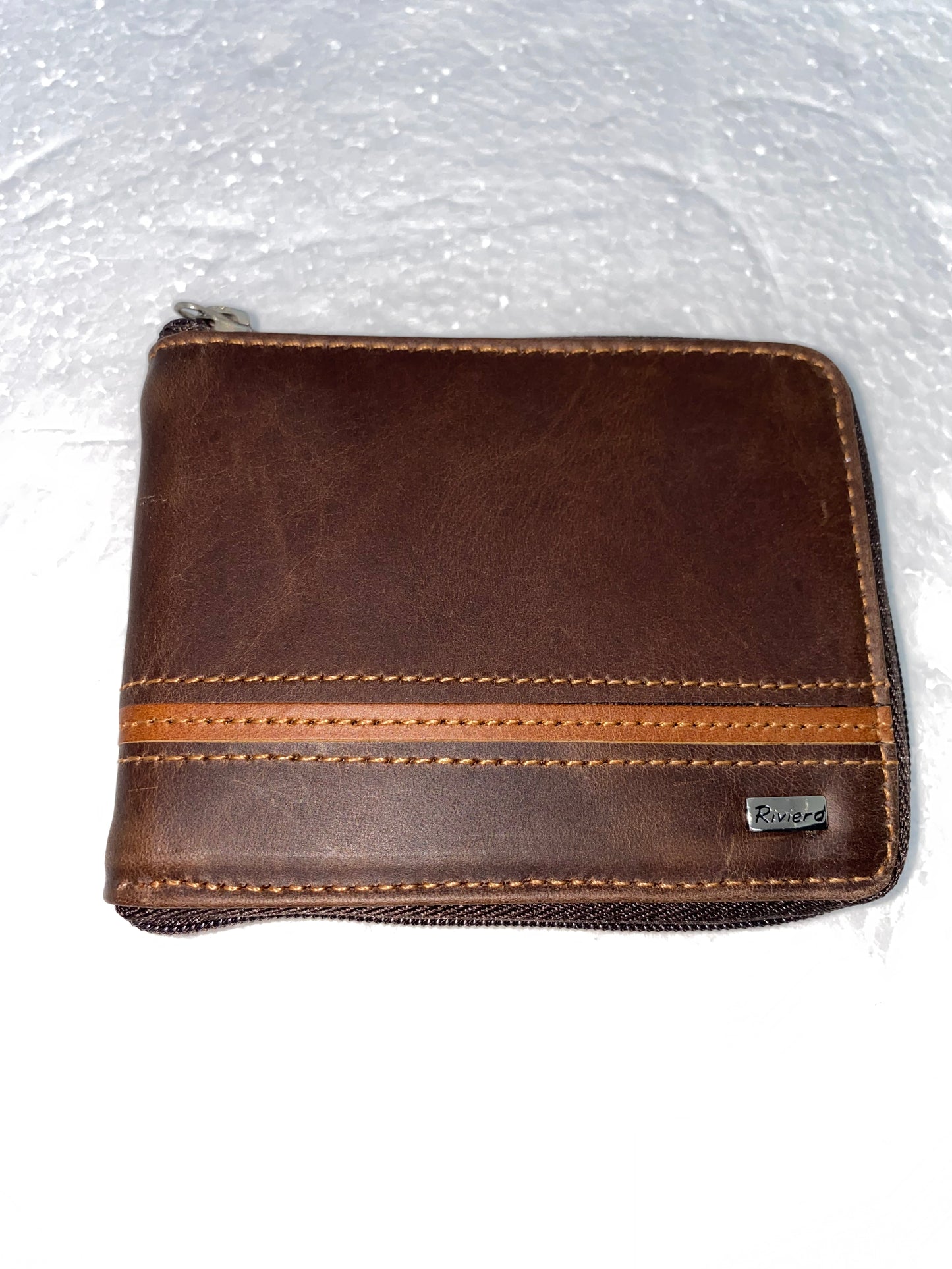 B6059 - Billetera de cuero con zipper marca Riviera