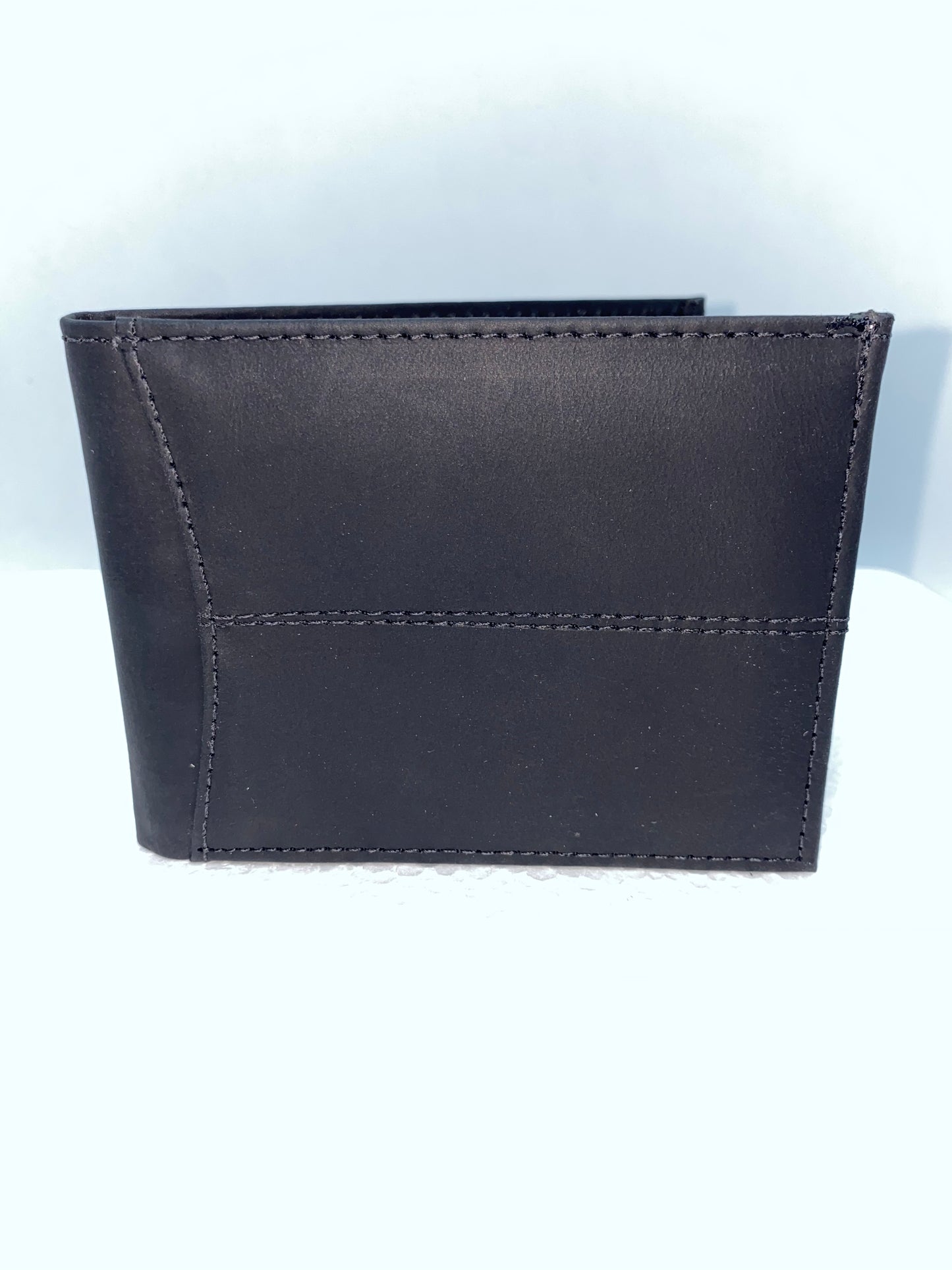 B102 - Billetera de cuero con bolsillo extra
