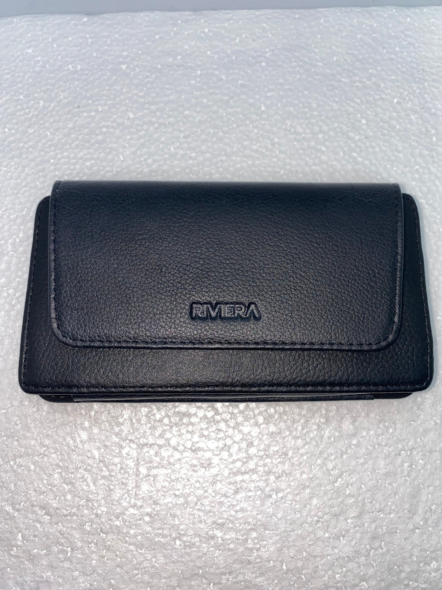 PC25H - Porta Celular de cuero marca Riviera
