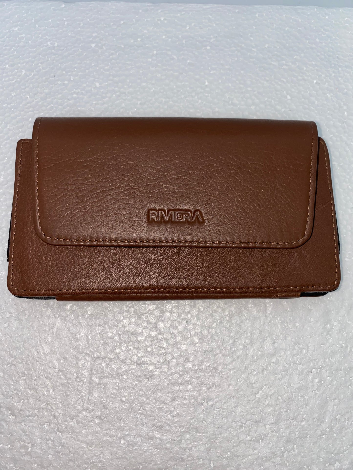 PC25H - Porta Celular de cuero marca Riviera