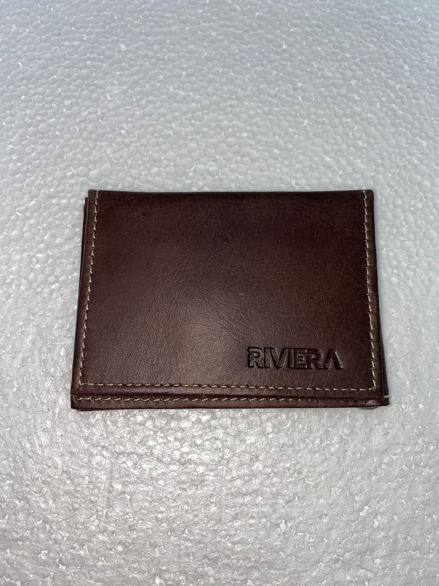 PB6133 - Tarjetero pisa billete de cuero graso marca Riviera