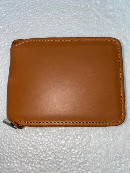 B021 - Billetera de cuero con zipper y broche