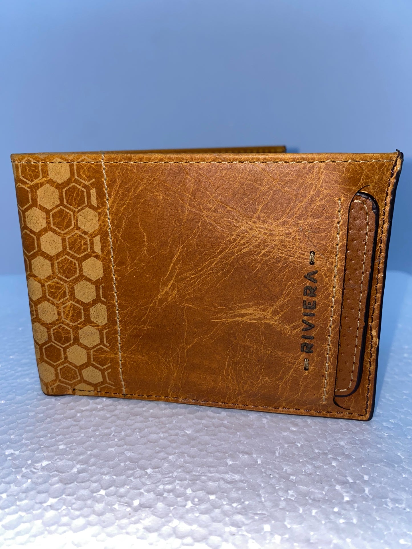 B505 - Billetera de cuero marca Riviera