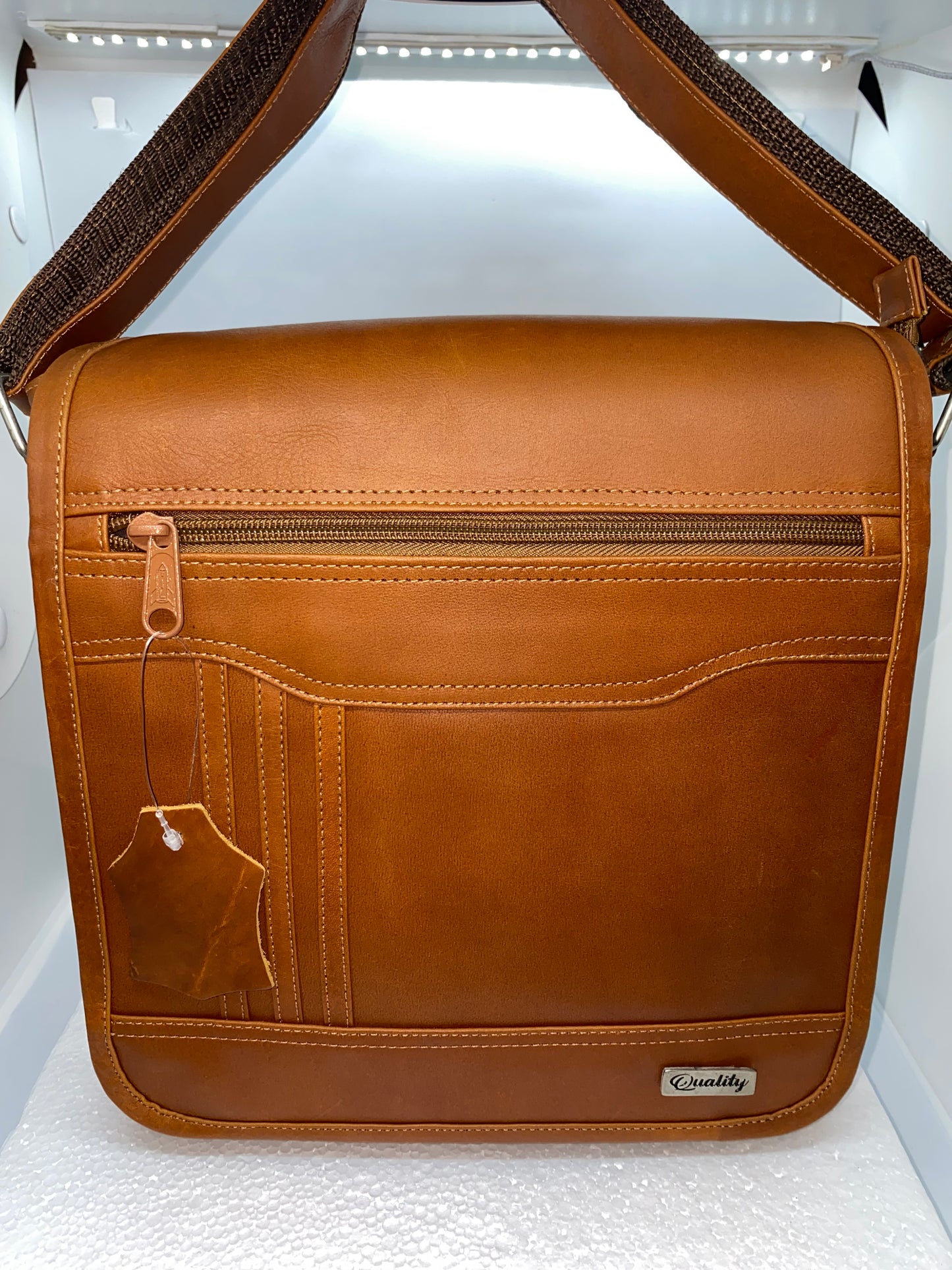 C316 - Carriel de cuero Tula grande marca Quality Leather