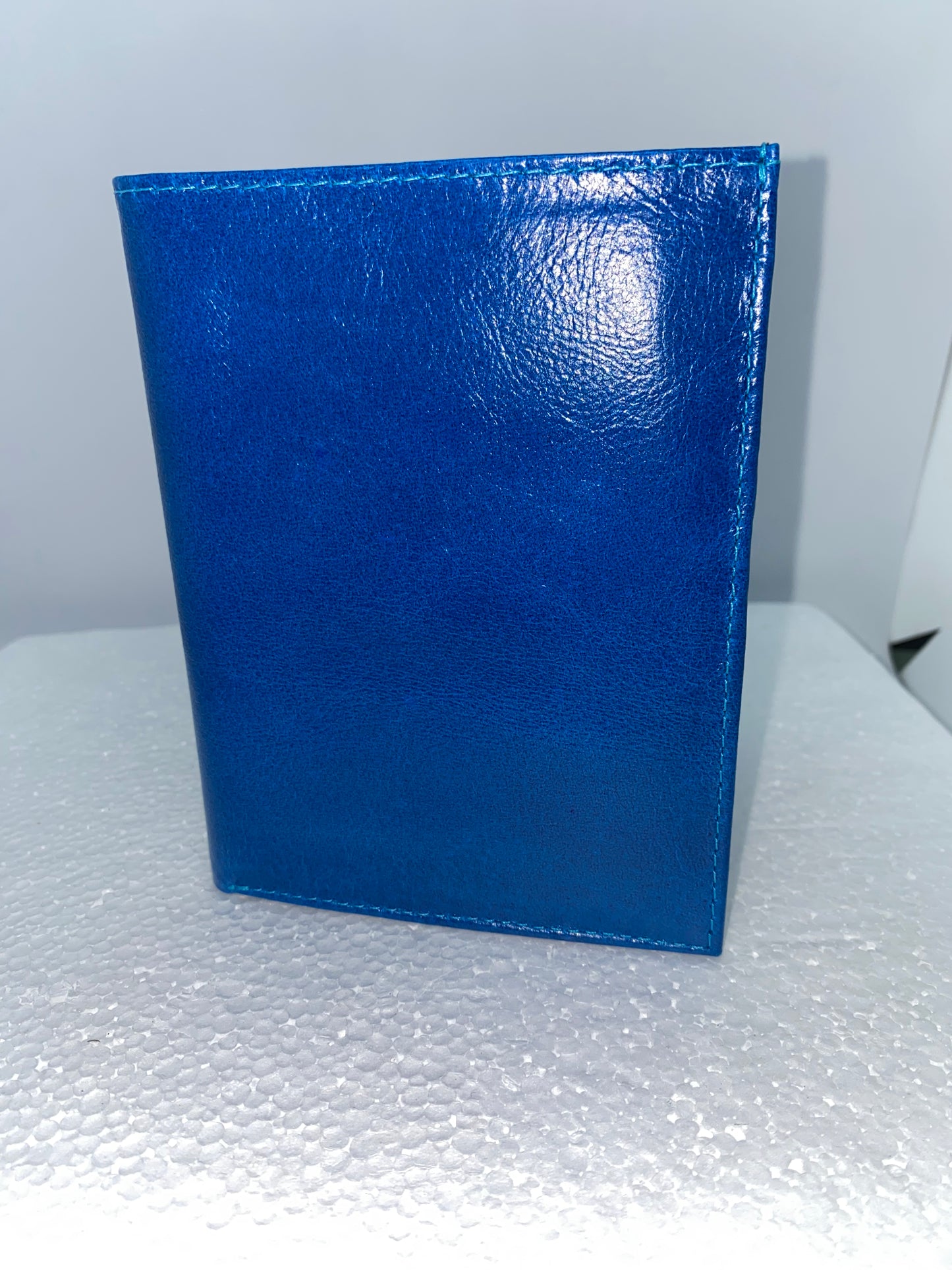 PP26 - Tarjetero de cuero porta pasaporte de cuero