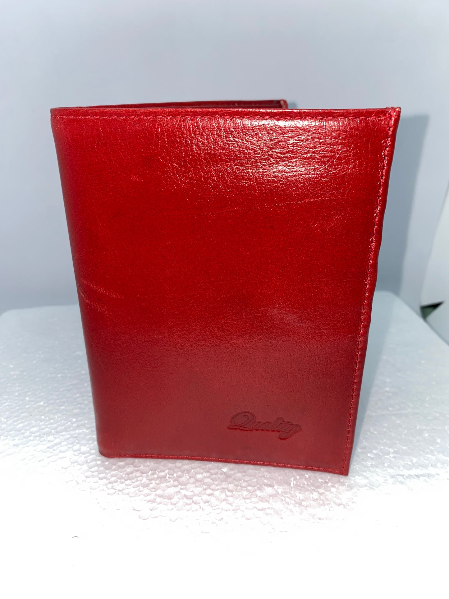 PP27 - Tarjetero porta pasaporte de cuero marca quality