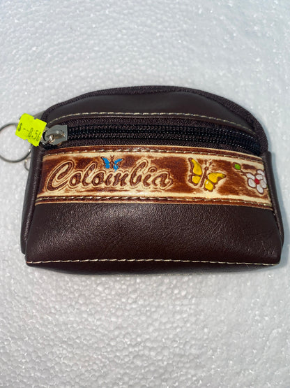MC8 - Monedero de cuero con grabado de colombia