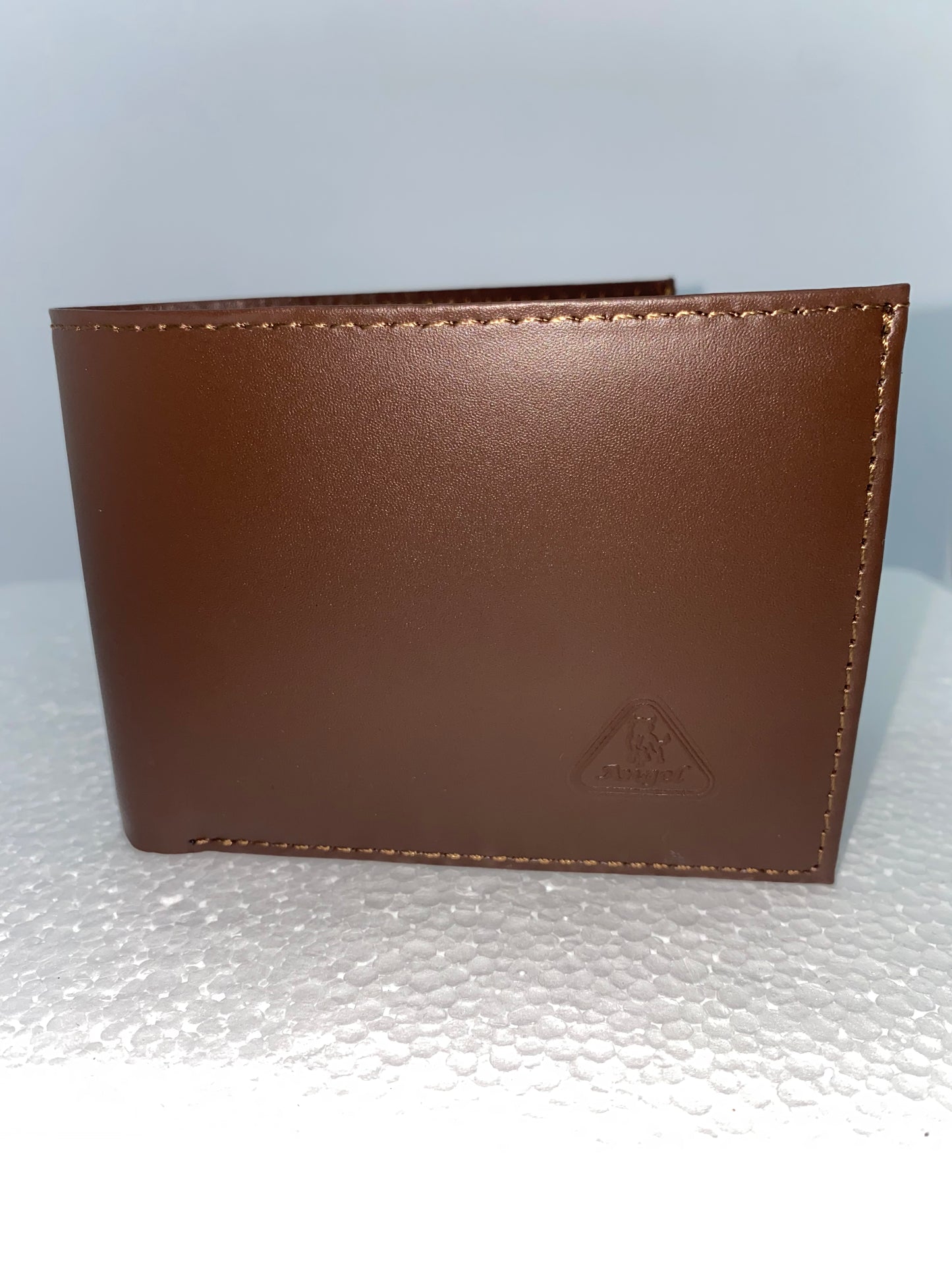 B327 - Billetera de cuero liso marca Angel