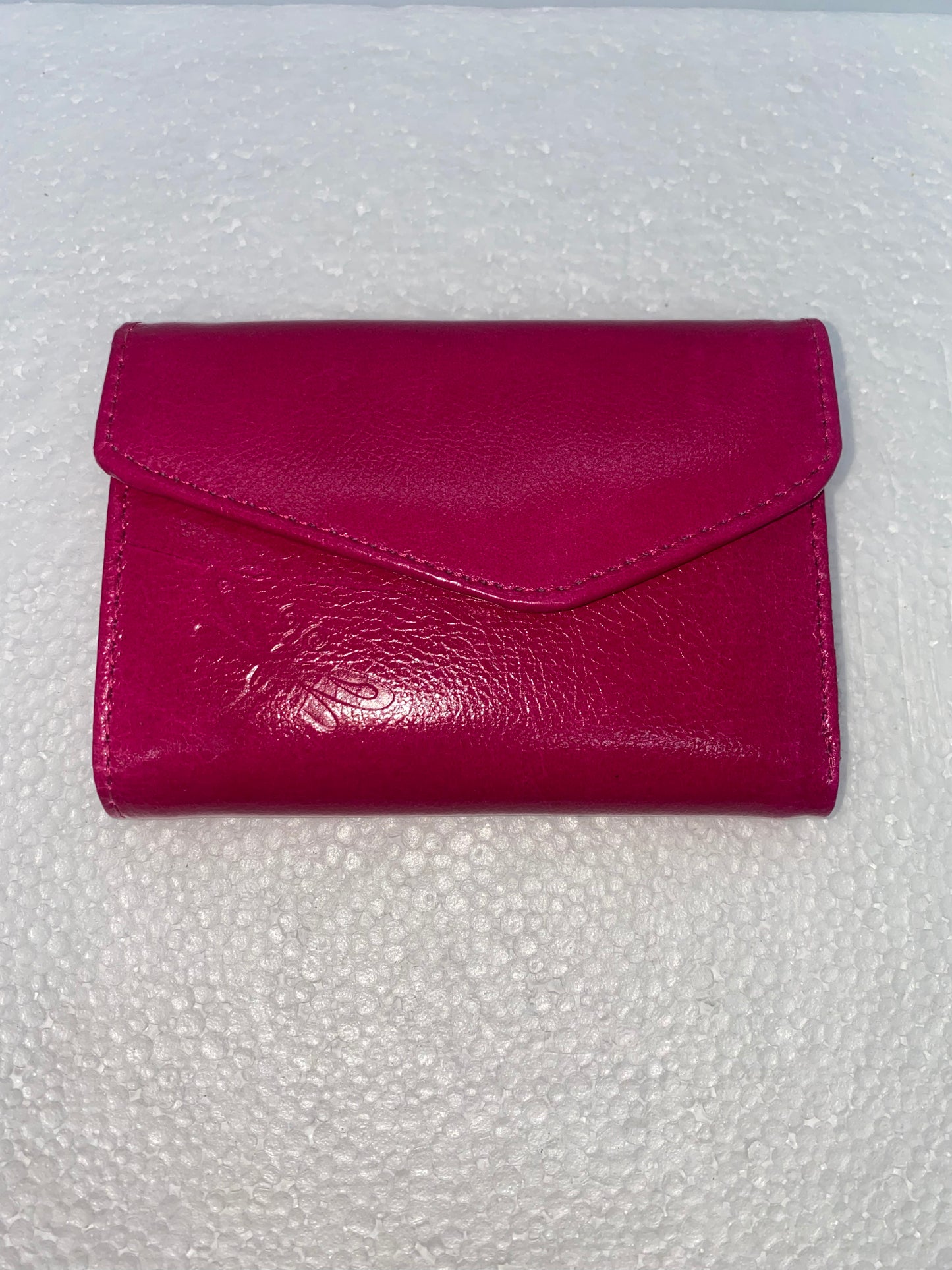 W202 - Wallet de cuero para dama con libelular marca Quality Leather
