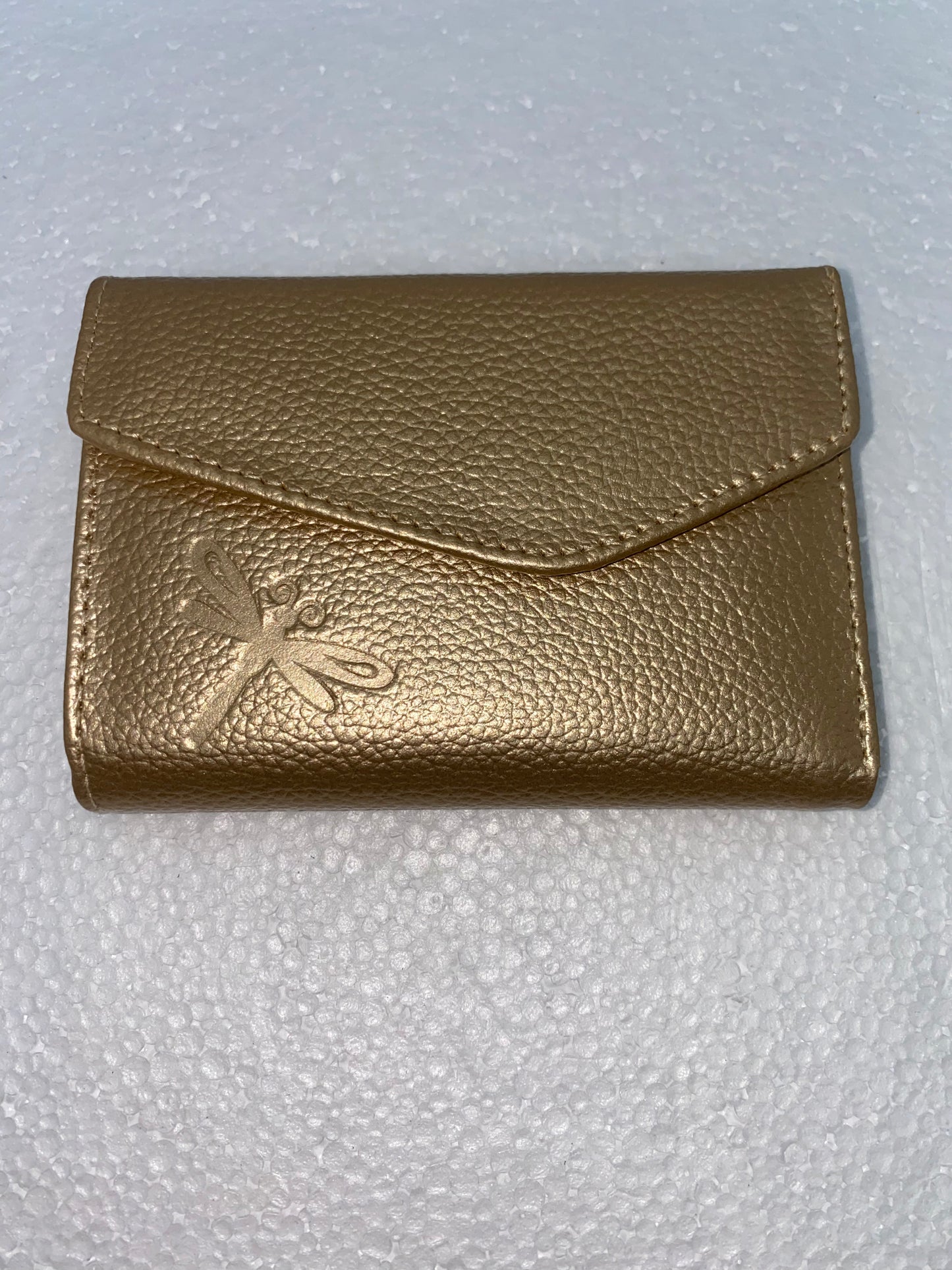 W202 - Wallet de cuero para dama con libelular marca Quality Leather