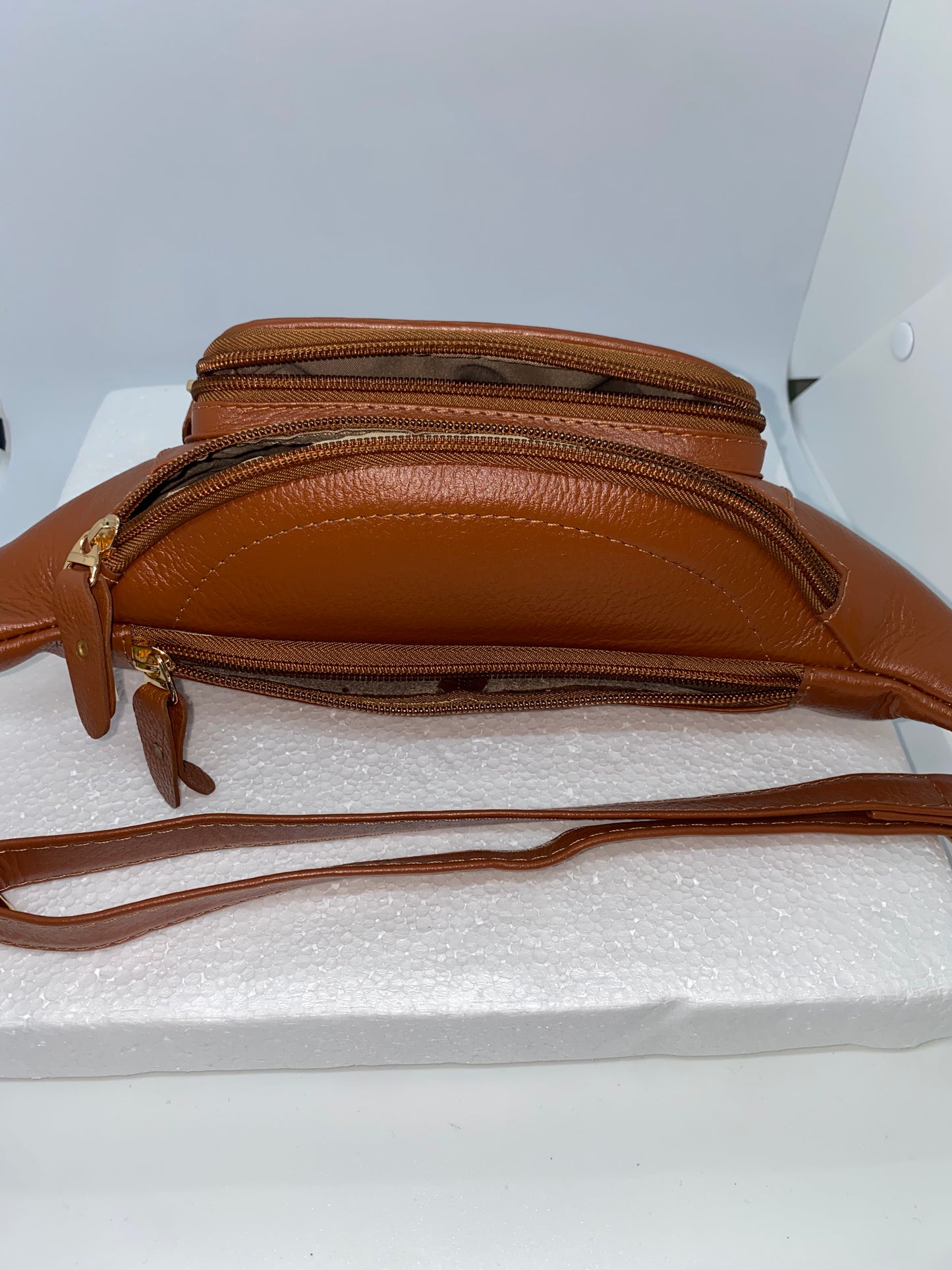 CGD35 - Canguro de cuero Fino para dama marca quality Leather