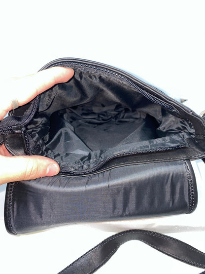 C312 - Carriel de cuero Tula mediano marca Quality Leather