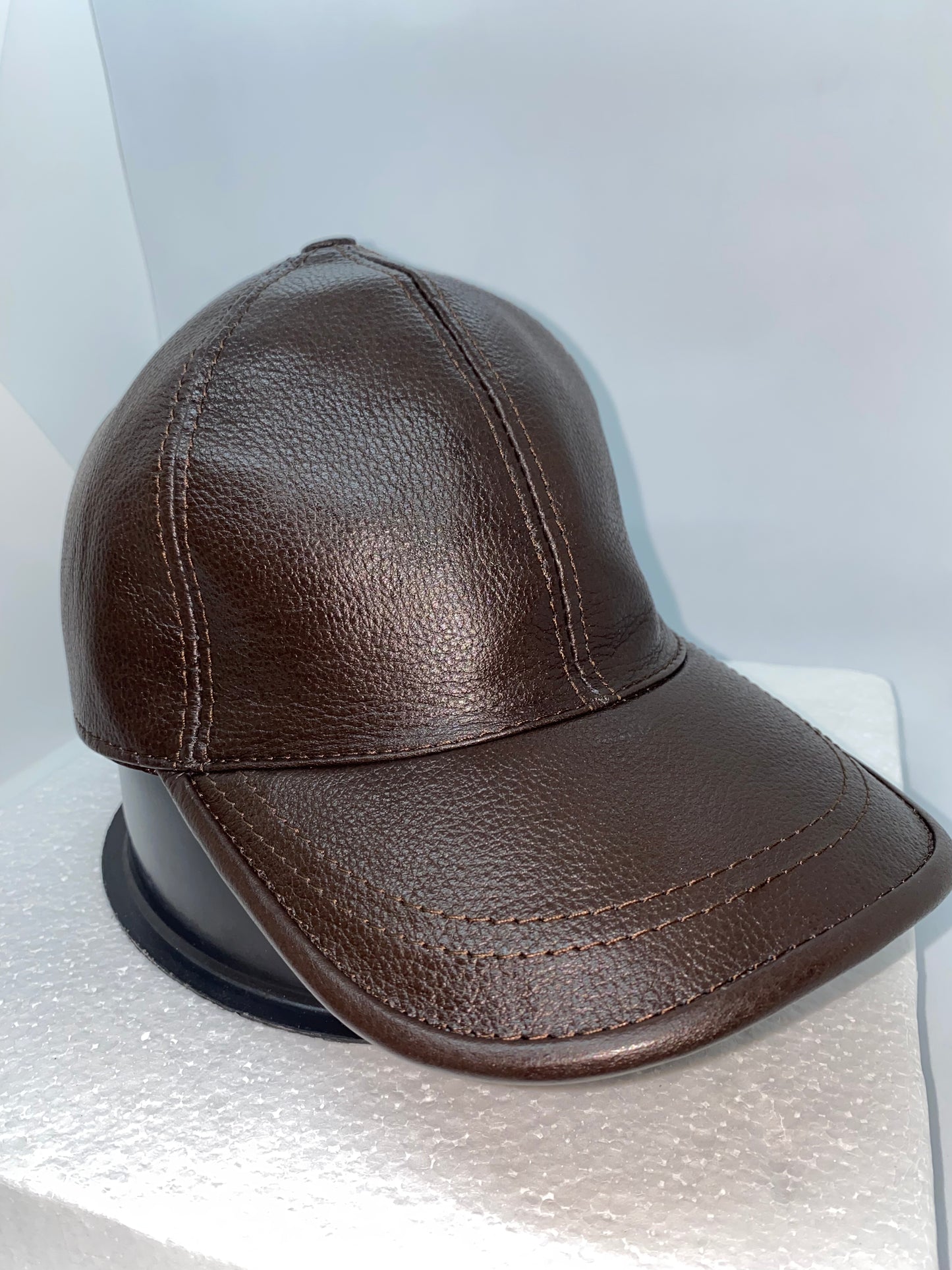 GG30 - Gorra de cuero Graso marca Quality Leather
