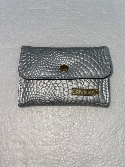 T18 - Tarjetero acordeon de cuero con broche marca Riviera
