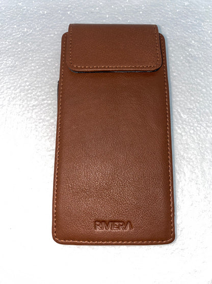 PC25V - Porta celular de cuero marca riviera vertical