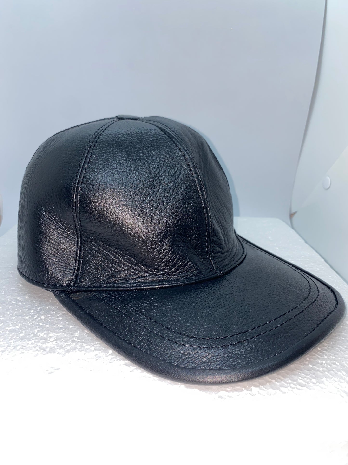 GG30 - Gorra de cuero Graso marca Quality Leather