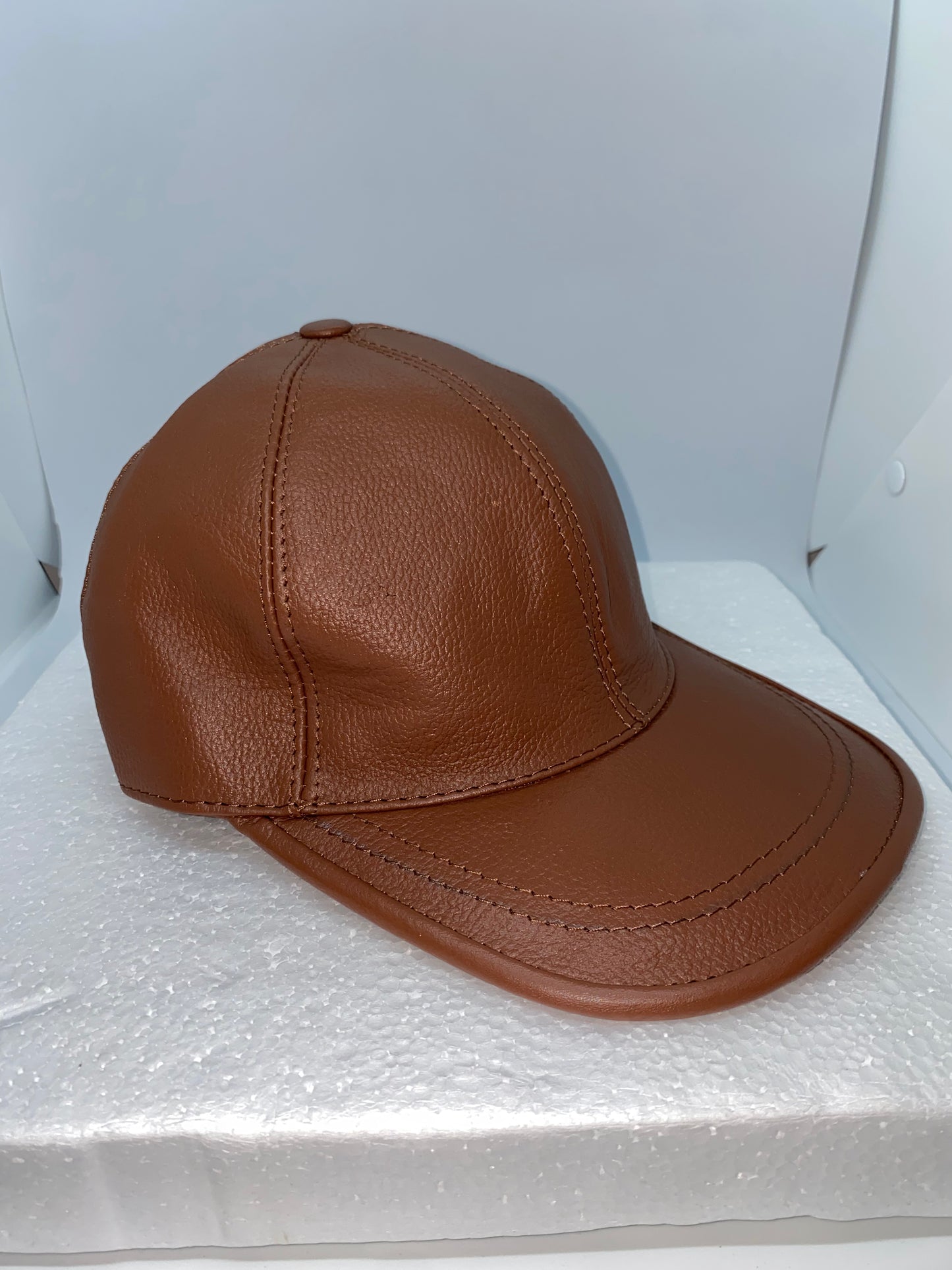 GG30 - Gorra de cuero Graso marca Quality Leather