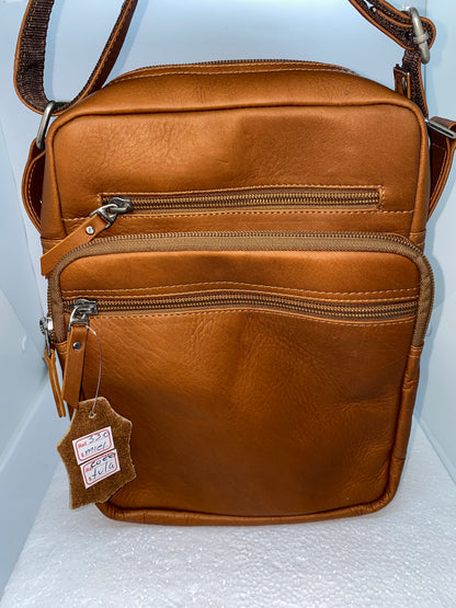 C330 - Carriel de cuero Tula grande marca Quality Leather